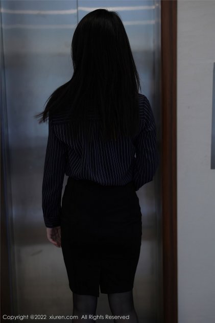顶级日本大胸美女优优大胆艺术写真海报