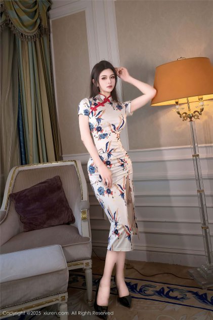 pr九尾天狐女生图片正能量海报