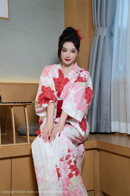 男女亲吻摸屁股吻胸海报